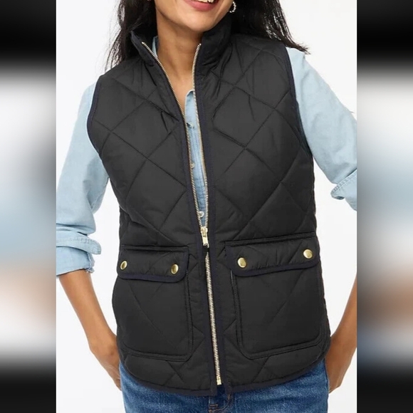 J. Crew Jackets & Blazers - J. Crew Black Puffer Quilted Vest Gold Zipper Sz XS